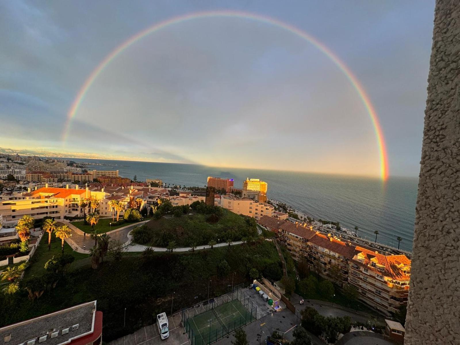Beachfront Complex El Coloso Views,Pools,Parking Benalmadena Costa Dış mekan fotoğraf